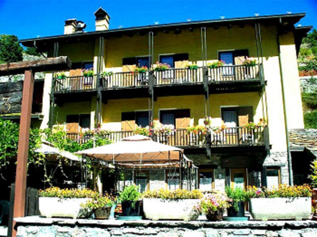 Hotel Veneriaz Nus Exterior photo